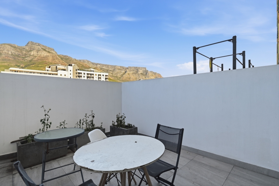 1 Bedroom Property for Sale in Woodstock Western Cape